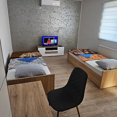 Apartmani Roki Tuzla Exteriör bild